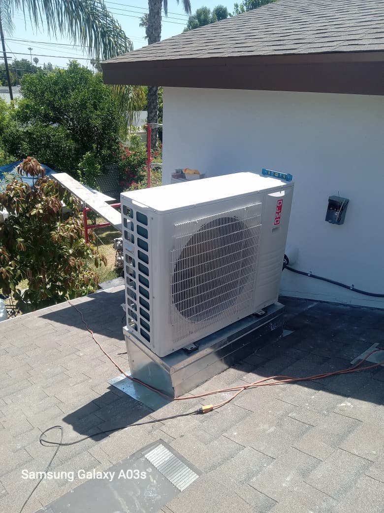 Outdoor mini-split air conditioning equipment